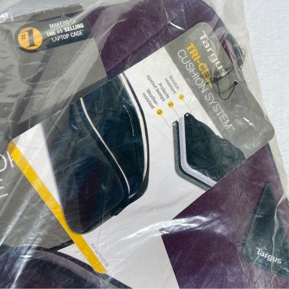 Targus A7 12" Netbook Sleeve Neoprene Purple TSS12611US New - Picture 2 of 6